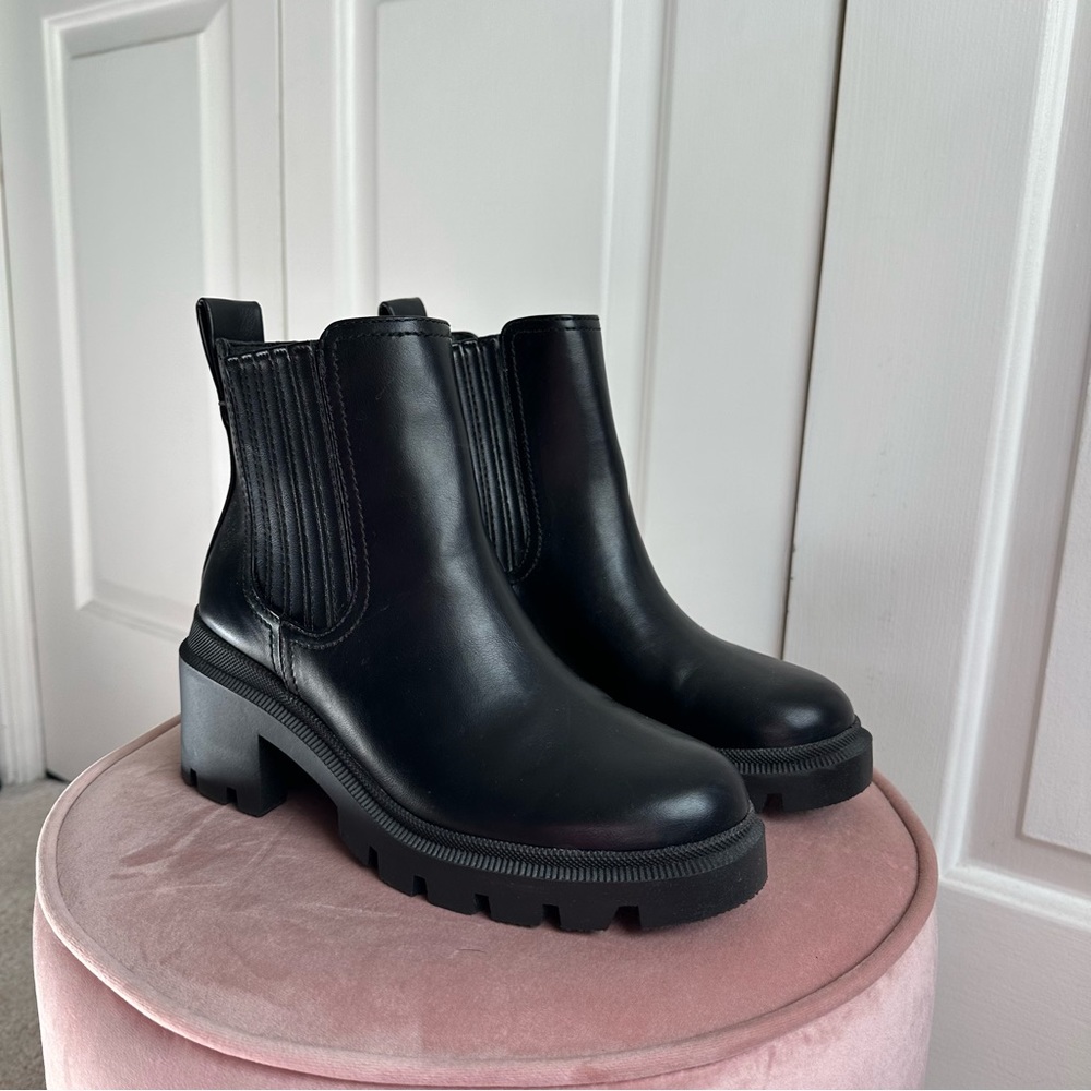 Block Heel Chelsea Boot 6 1/2